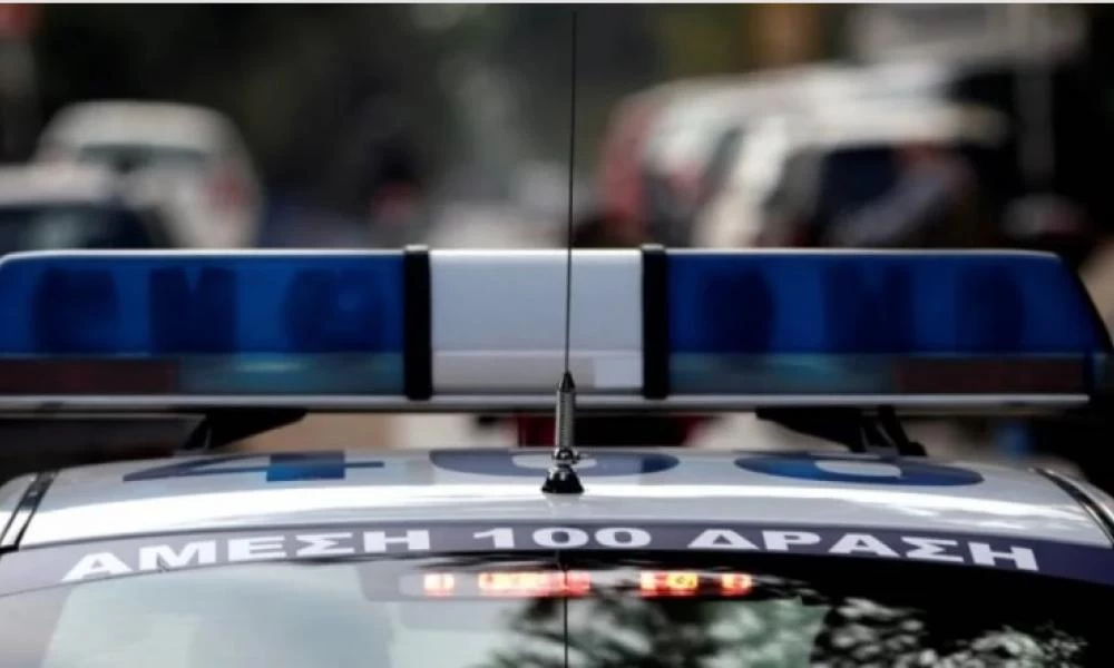 Νεαροί πέταξαν πέτρα σε περιπολικό στη Θεσσαλονίκη, εννέα προσαγωγές